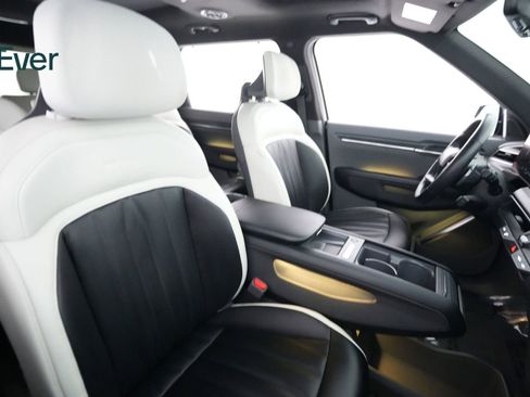 Used 2024 Kia EV9 GT-Line image 23