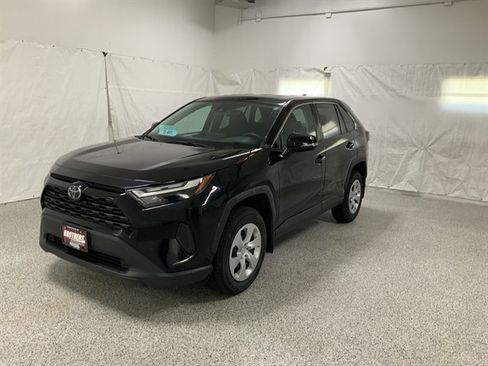 Used 2025 Toyota RAV4 LE AWD/4WD image 2
