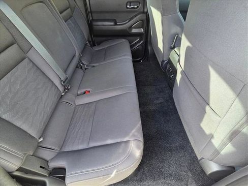 Used 2023 Nissan Frontier SV w/ SV Convenience Package image 18