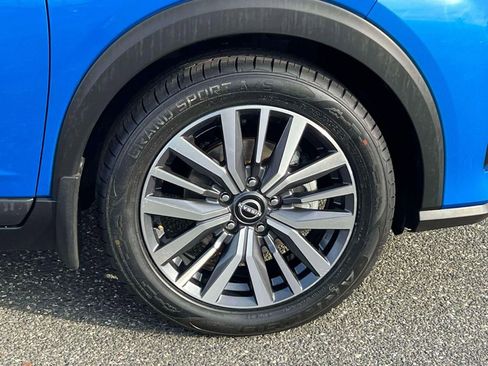 Certified 2023 Nissan Kicks SV image 9