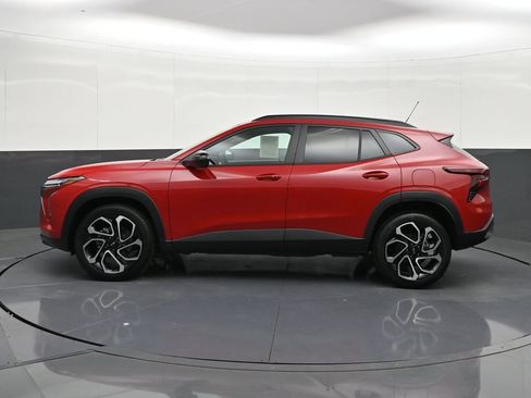 Used 2026 Chevrolet Trax RS w/ Sunroof Package FWD image 2