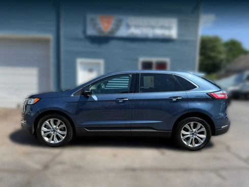 Used 2019 Ford Edge Titanium w/ Cold Weather Package AWD/4WD image 3