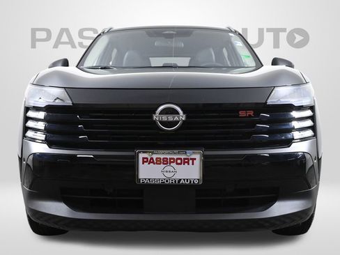 Used 2025 Nissan Kicks SR image 2