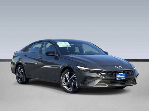 Certified 2025 Hyundai Elantra Sport w/ Cargo Package image 1