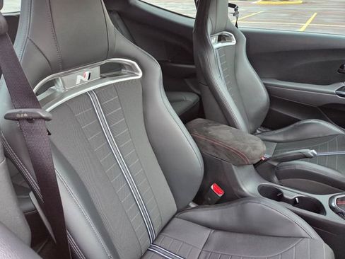 Used 2022 Hyundai Veloster N image 39