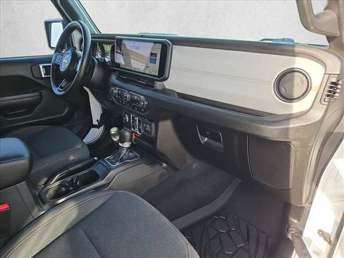 Used 2025 Jeep Gladiator Sport AWD/4WD image 21