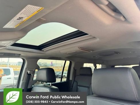 Used 2018 GMC Yukon XL SLT w/ Premium Edition AWD/4WD image 11