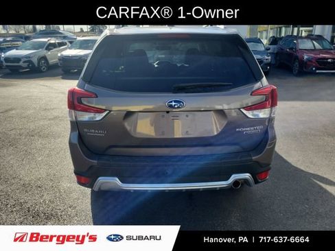Used 2022 Subaru Forester Touring image 3