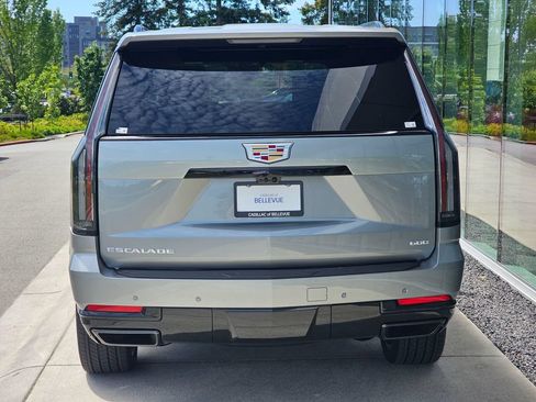 New 2026 Cadillac Escalade ESV Platinum Sport AWD/4WD image 4