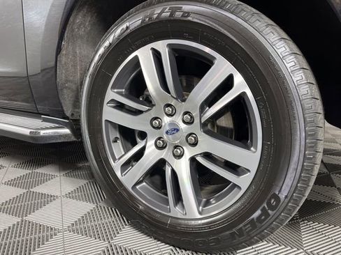 Used 2023 Ford Expedition Limited image 14