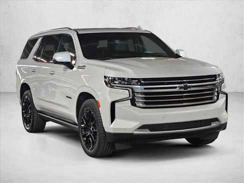 Used 2022 Chevrolet Tahoe High Country w/ Premium Package 2 AWD/4WD image 3