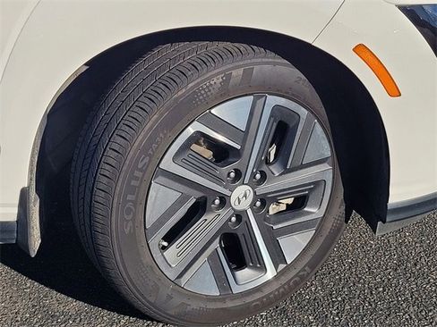 Certified 2023 Hyundai Kona SE image 9