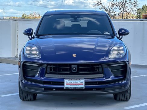 Used 2025 Porsche Macan image 11