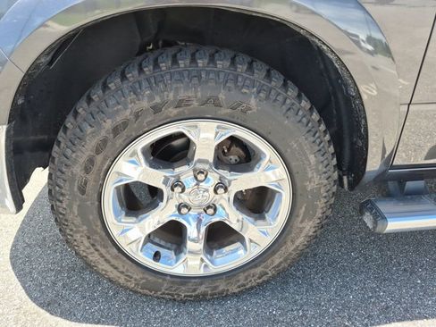 Used 2017 RAM 1500 Laramie w/ Convenience Group AWD/4WD image 17