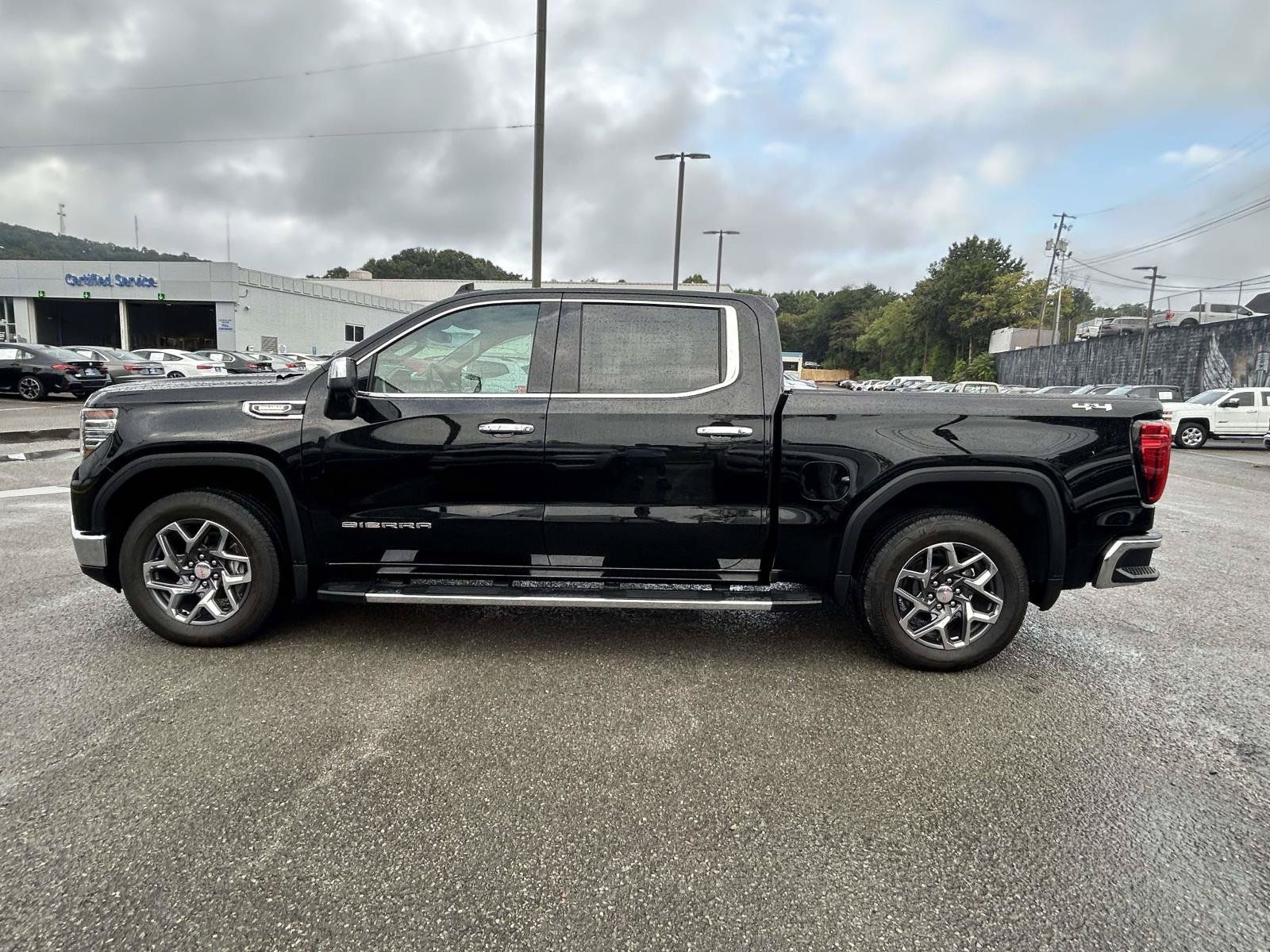 Used 2026 GMC Sierra 1500 SLT w/ SLT Premium Package AWD/4WD image 4