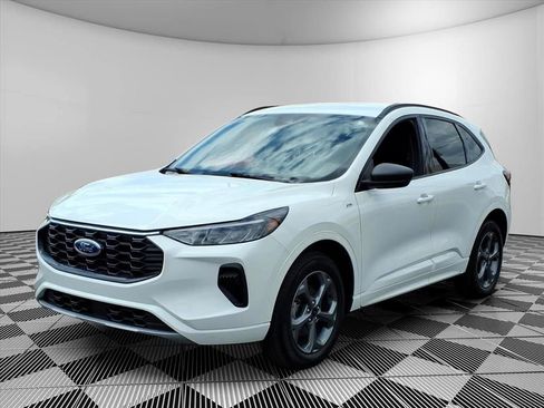Used 2023 Ford Escape ST-Line w/ Tech Pack #1 AWD/4WD image 3