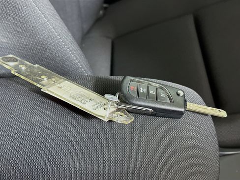 Used 2024 Toyota Corolla LE image 32