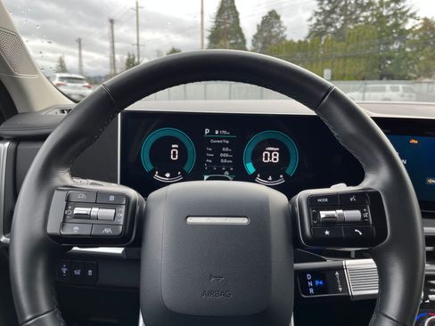 Used 2025 Hyundai Santa Fe SEL image 31