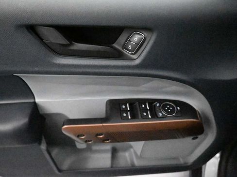 Used 2024 Ford Maverick Lariat AWD/4WD image 18