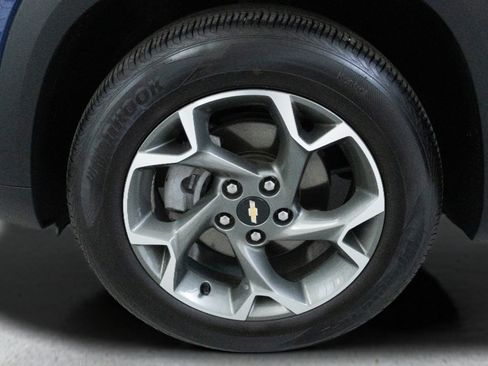 Used 2024 Chevrolet Trax LT FWD image 9