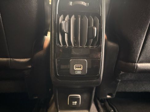 Used 2024 Jeep Compass Latitude AWD/4WD image 11