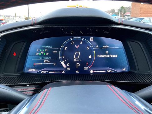 Used 2021 Chevrolet Corvette Stingray w/ Z51 Performance Package image 19