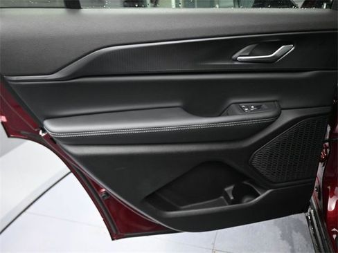 New 2025 Jeep Grand Cherokee L Laredo image 38