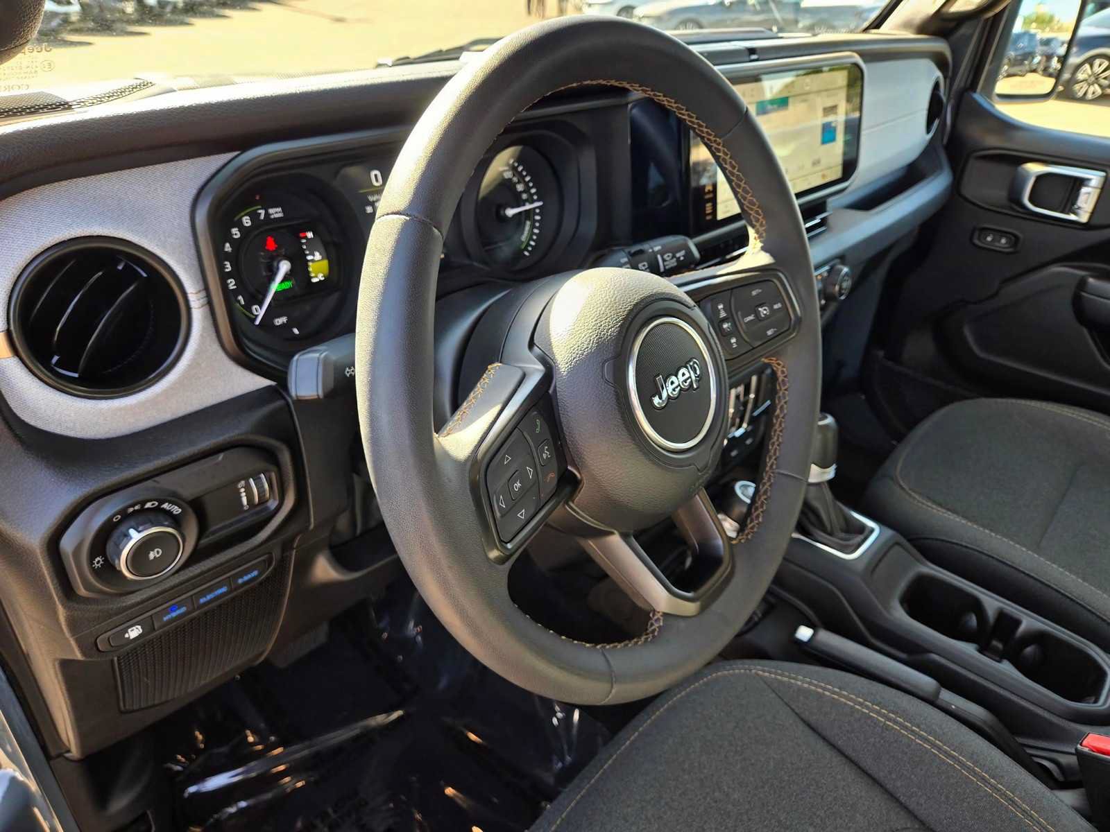 Used 2024 Jeep Wrangler Unlimited AWD/4WD image 13
