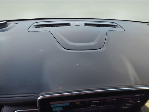 Used 2021 Chevrolet Suburban Z71 image 9