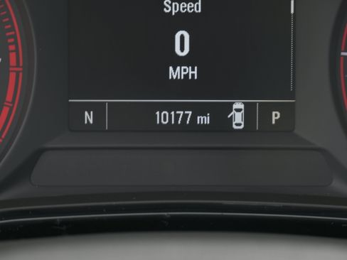 Used 2025 Chevrolet Trax RS w/ Driver Confidence Package FWD image 9