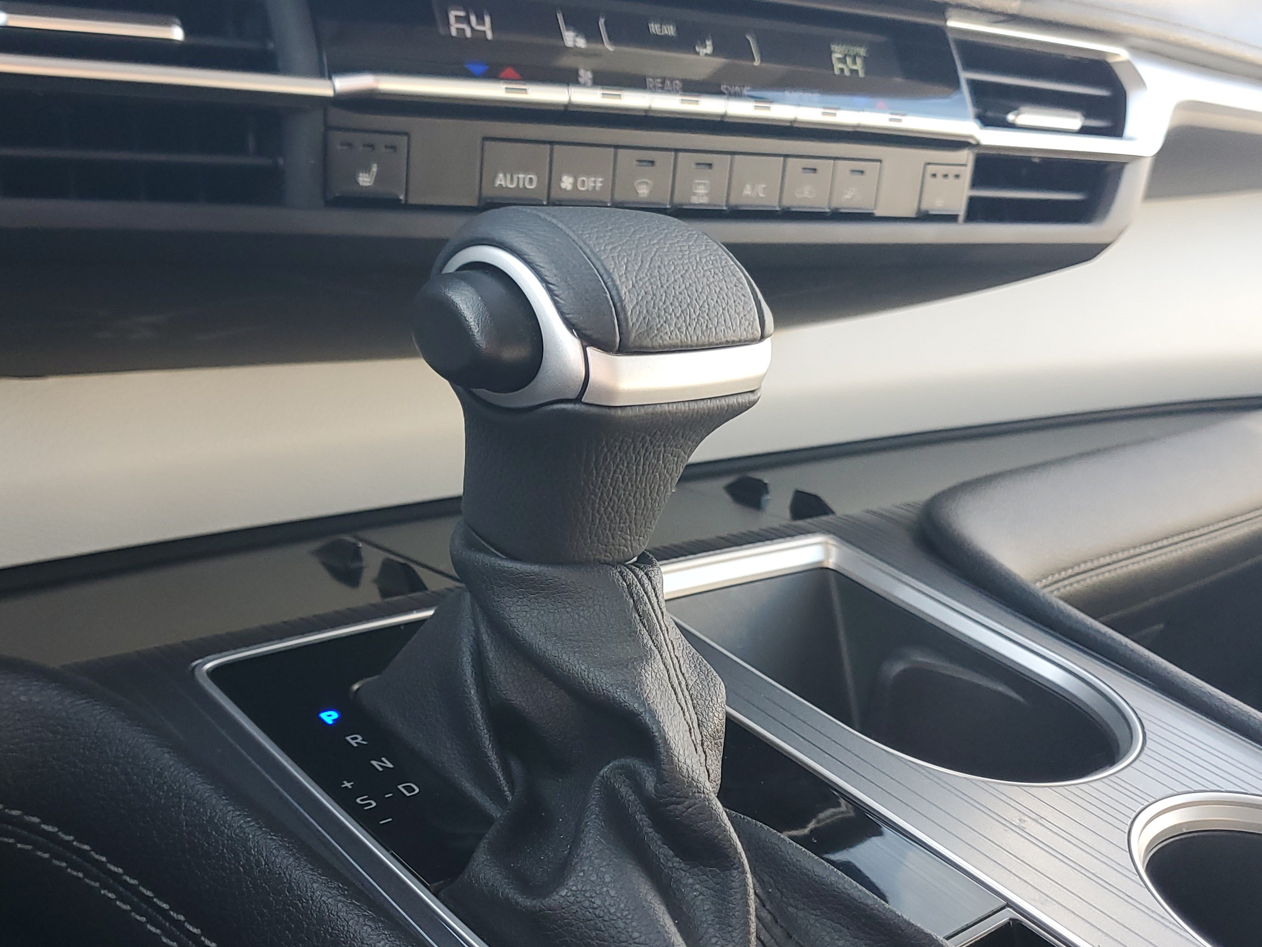Certified 2026 Toyota Sienna XLE FWD image 34