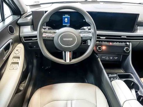 Used 2025 Hyundai Sonata SEL FWD image 16