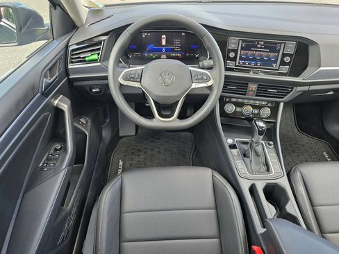 Used 2024 Volkswagen Jetta SE FWD image 33