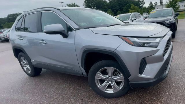 Used 2025 Toyota RAV4 XLE AWD/4WD image 8