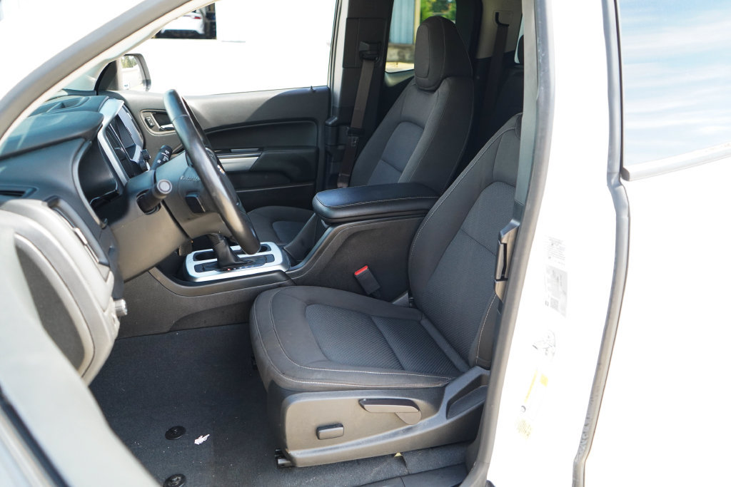 Used 2022 Chevrolet Colorado LT w/ Safety Package RWD image 7