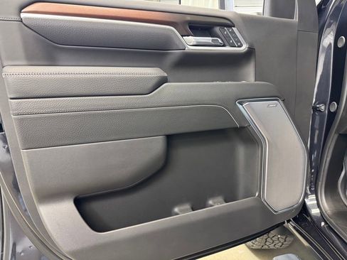 New 2026 GMC Sierra 3500 Denali w/ Denali Reserve Package image 9