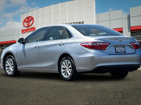 Certified 2017 Toyota Camry LE FWD image 5