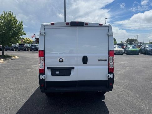 Used 2025 RAM ProMaster 2500 w/ Convenience Group FWD image 4