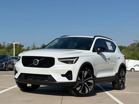 New 2026 Volvo XC40 B4 Plus w/ Protection Package Premier image 2