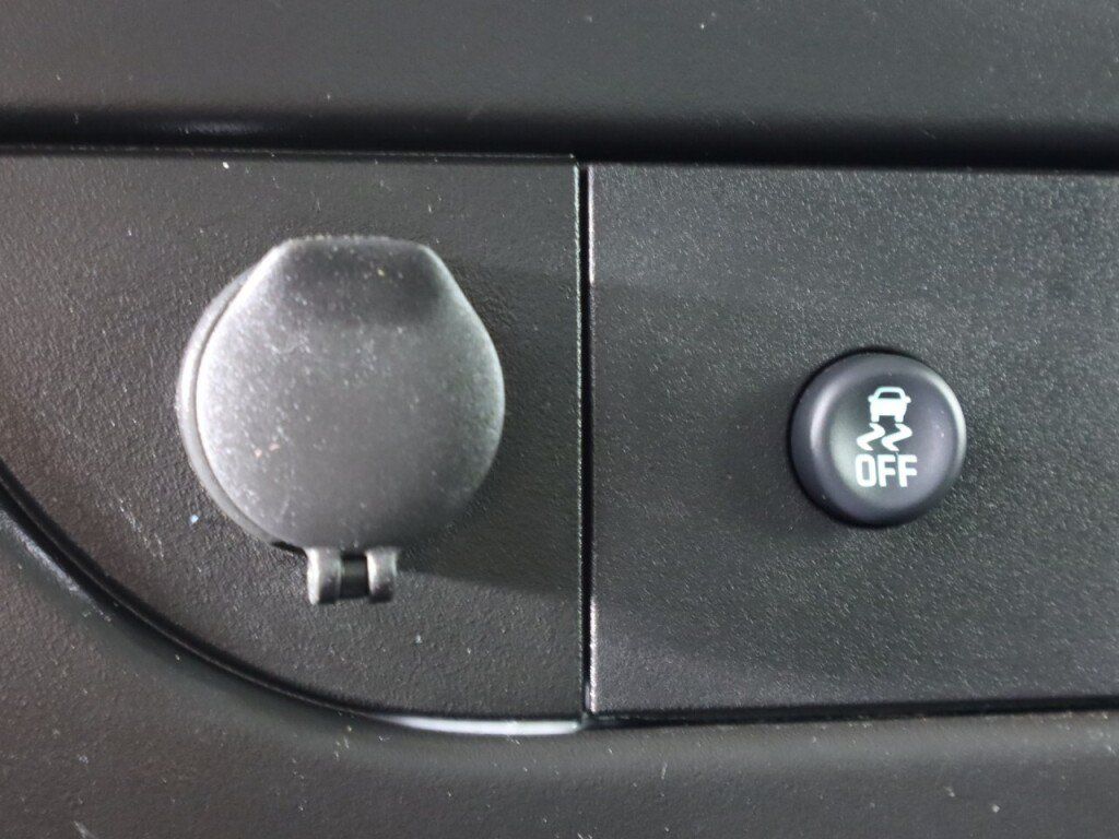 Used 2013 Chevrolet Express 1500 RWD image 18