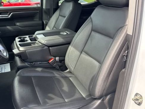 Used 2025 GMC Sierra 1500 SLT AWD/4WD image 17
