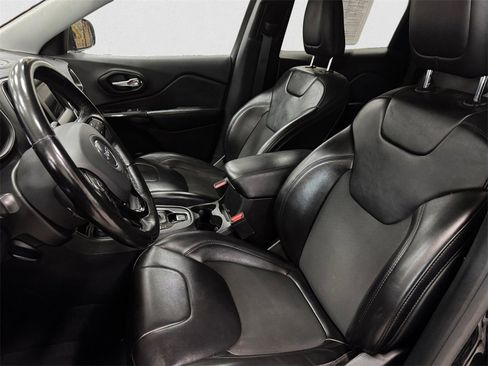 Used 2021 Jeep Cherokee Latitude Plus image 9