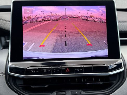 Used 2025 Jeep Compass Limited image 24