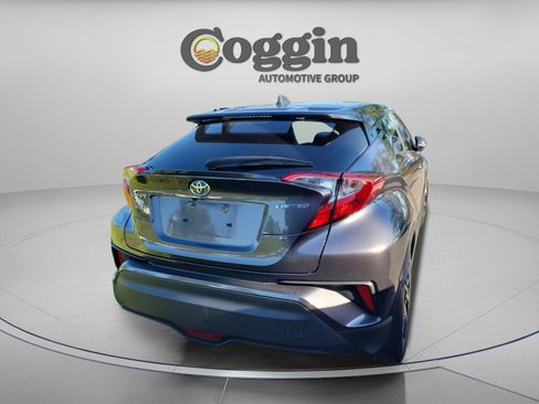 Used 2019 Toyota C-HR Limited FWD image 4
