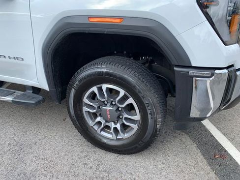 Used 2025 GMC Sierra 2500 SLT image 5