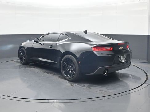 Used 2018 Chevrolet Camaro LT image 4
