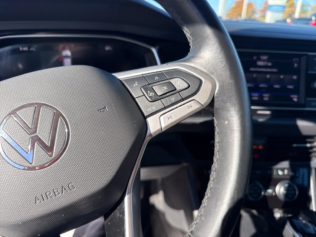 Used 2024 Volkswagen Jetta SE FWD image 36