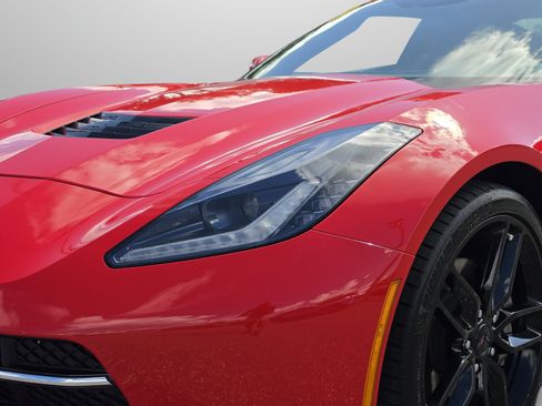 Used 2019 Chevrolet Corvette Stingray Coupe w/ 1LT RWD image 34