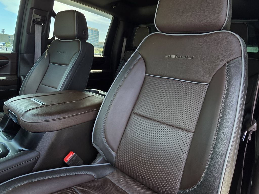 Used 2024 GMC Sierra 2500 Denali w/ Denali Reserve Package AWD/4WD image 14