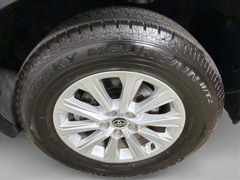 Used 2025 Toyota Grand Highlander AWD image 20